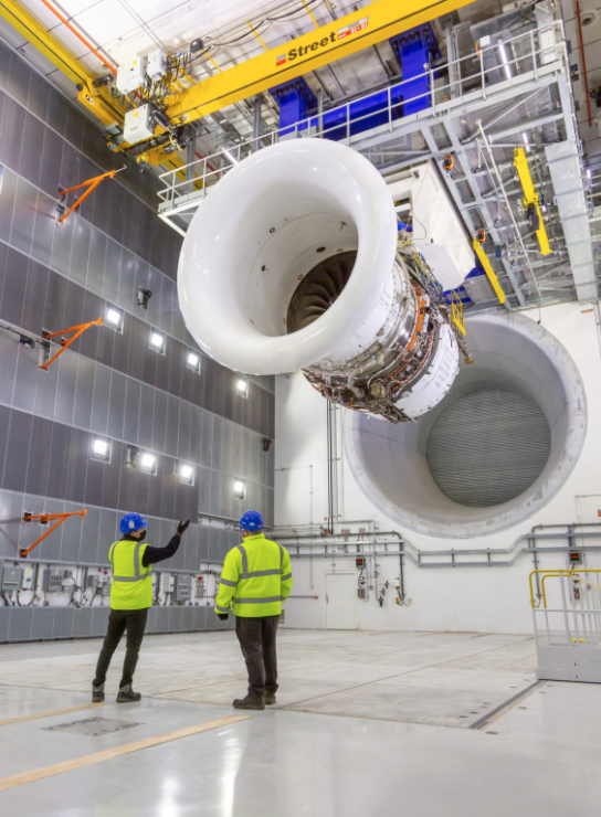 World's Largest Testbed - Rolls Royce First Engine Run ...